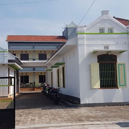 Ilomba Hotel Probolinggo Exterior photo